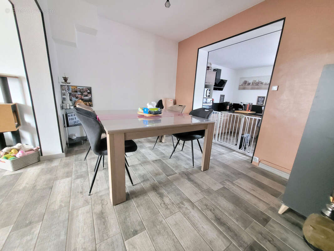 Maison à ELEU-DIT-LEAUWETTE