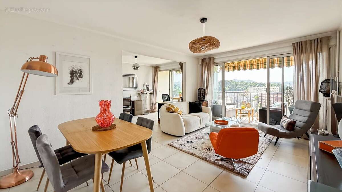 Appartement à LE CANNET