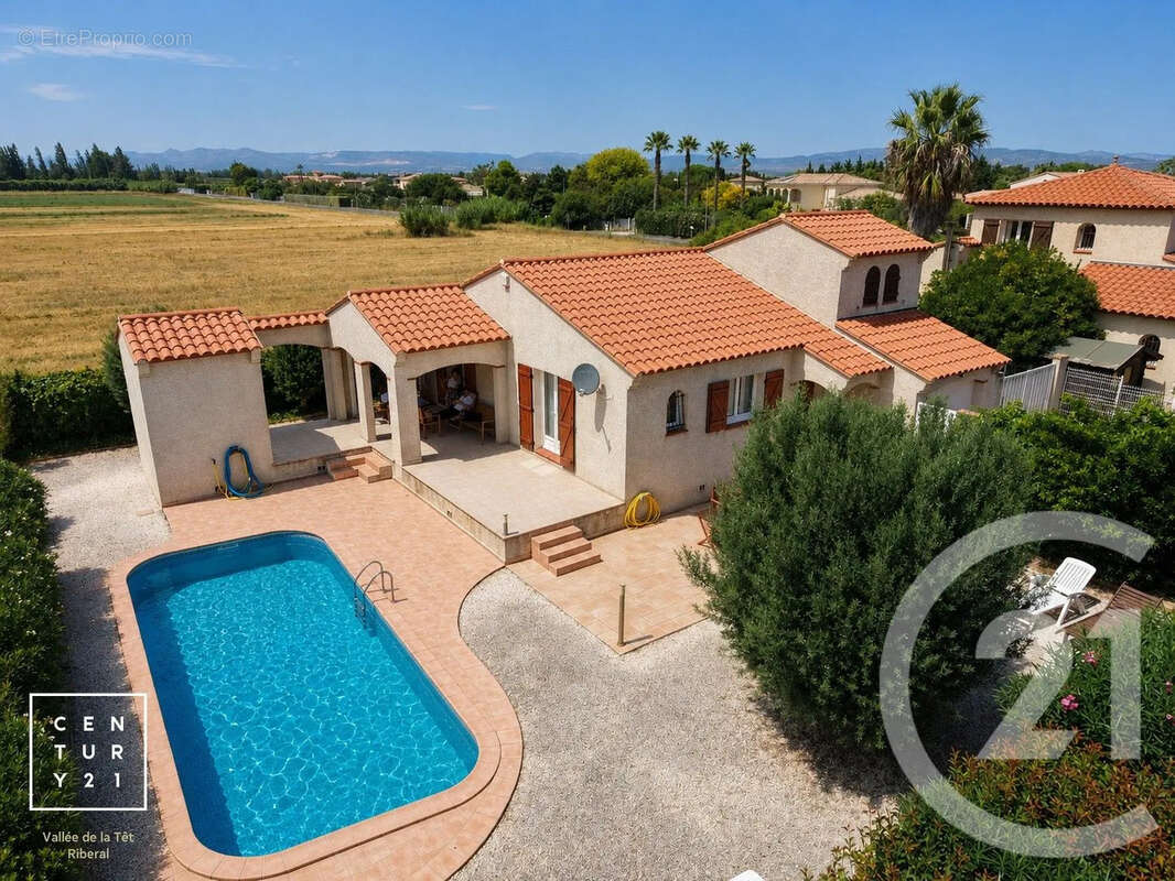 Maison 81 m² à Claira  - photo 2