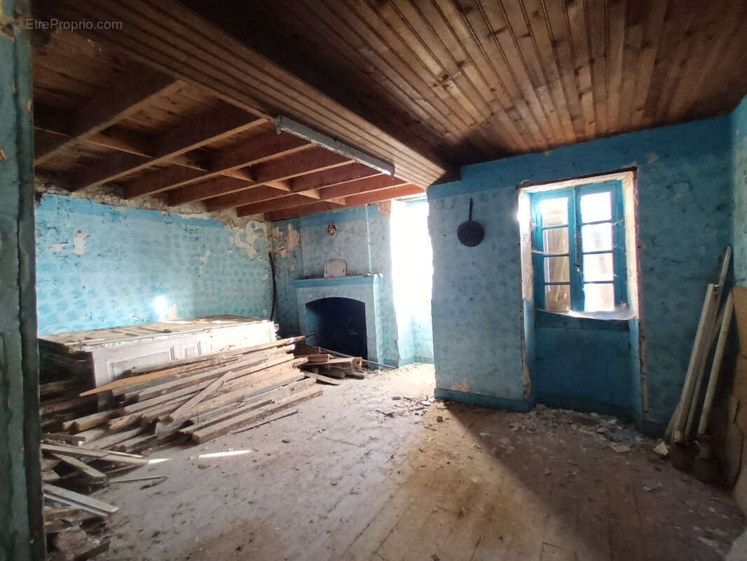 Maison à CHATEAU-L'EVEQUE
