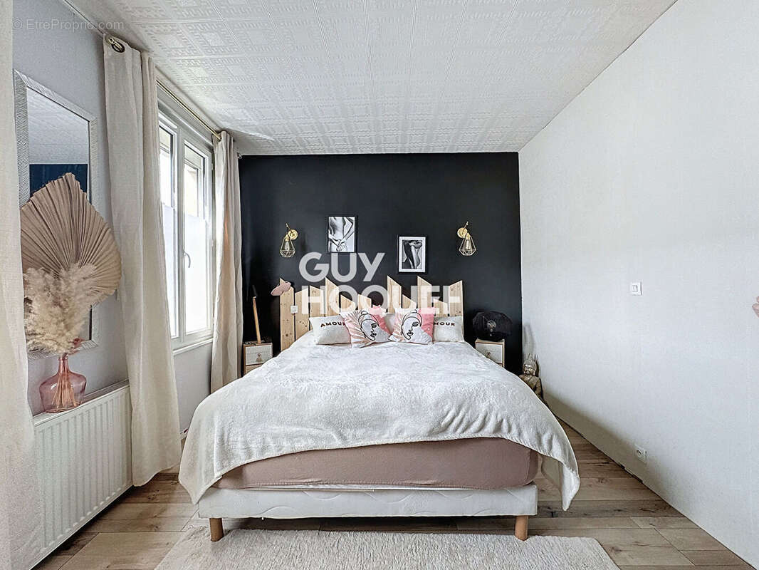 Maison à SAINT-ETIENNE-DU-ROUVRAY