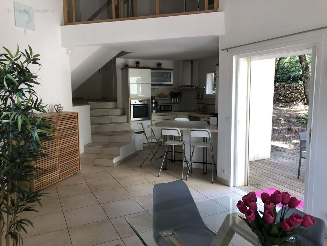 Maison à BESSE-SUR-ISSOLE
