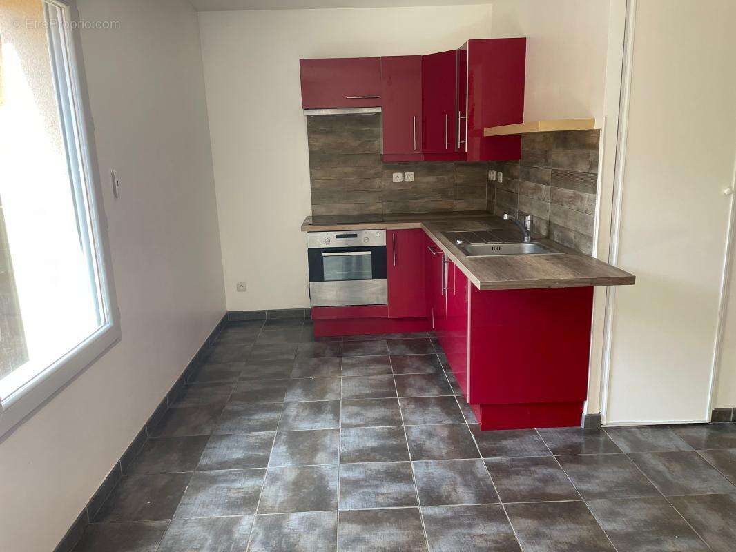 Appartement à ANTHON