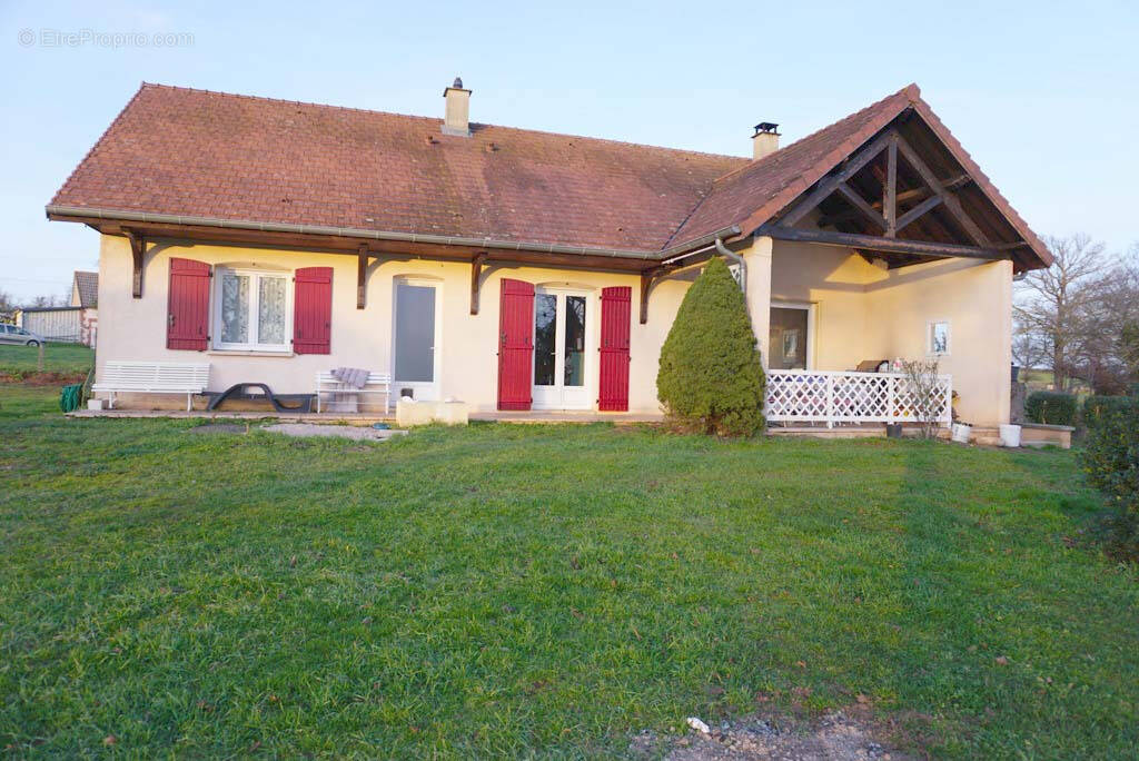 Maison à LE DONJON