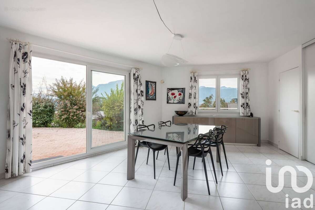 Photo 5 - Maison à CHALLES-LES-EAUX