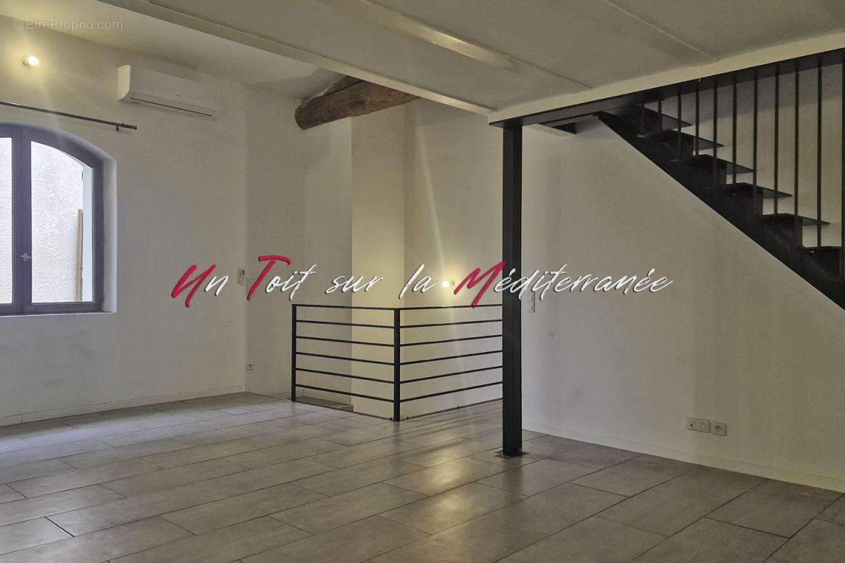 Appartement à SOLLIES-PONT
