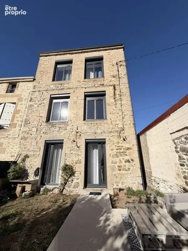 Maison à SAINT-JUST-MALMONT
