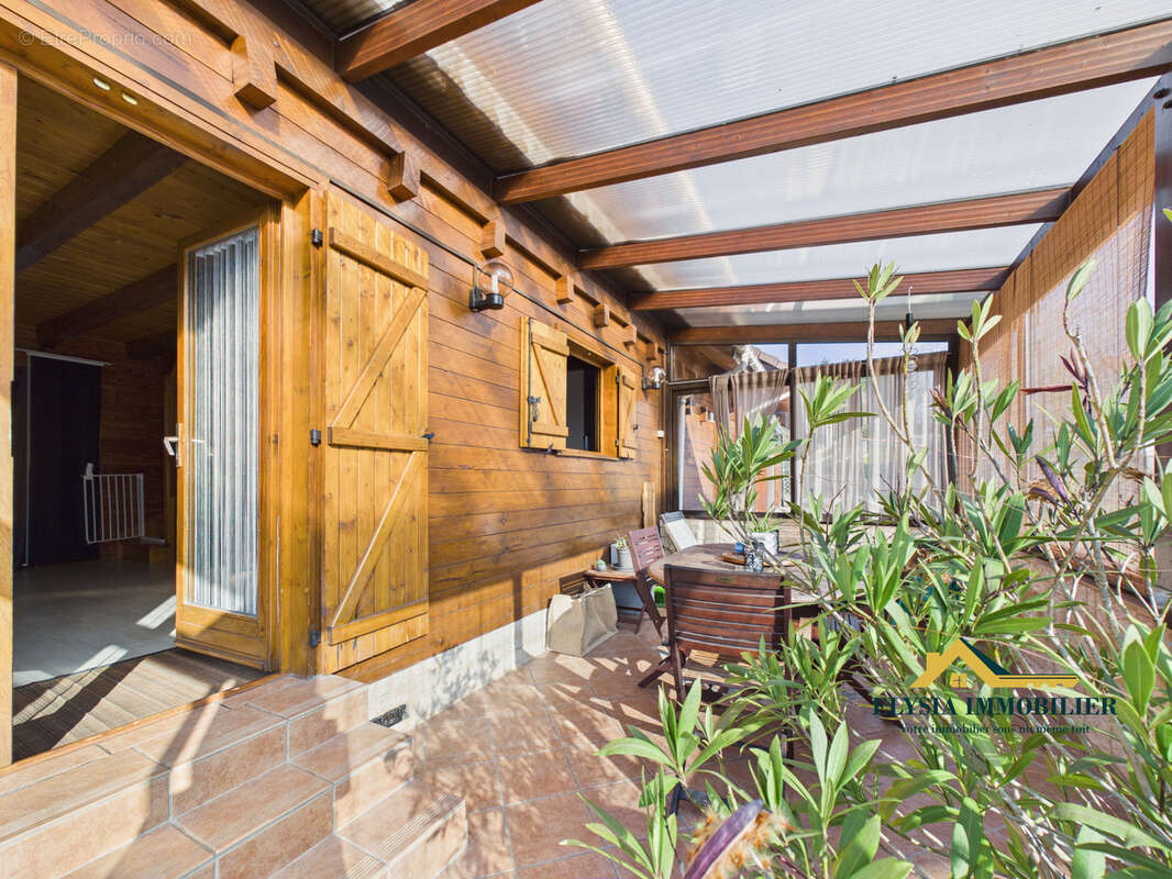 Maison à CHAUDENEY-SUR-MOSELLE