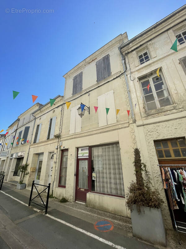 Maison à SAINT-SAVINIEN
