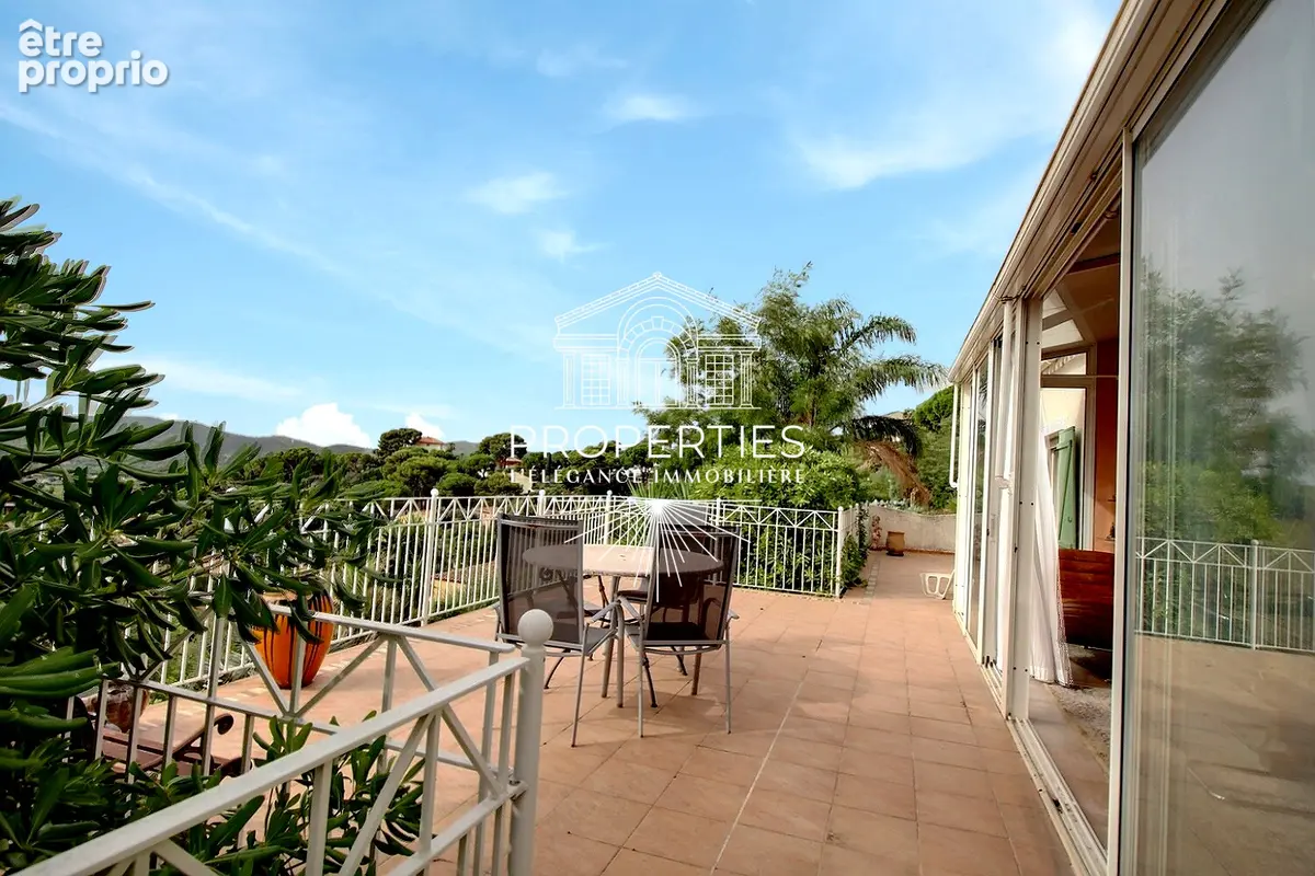 Bormes - villa vue mer - 164 m² - plain -pied- 6 pieces  - garage - photo 8