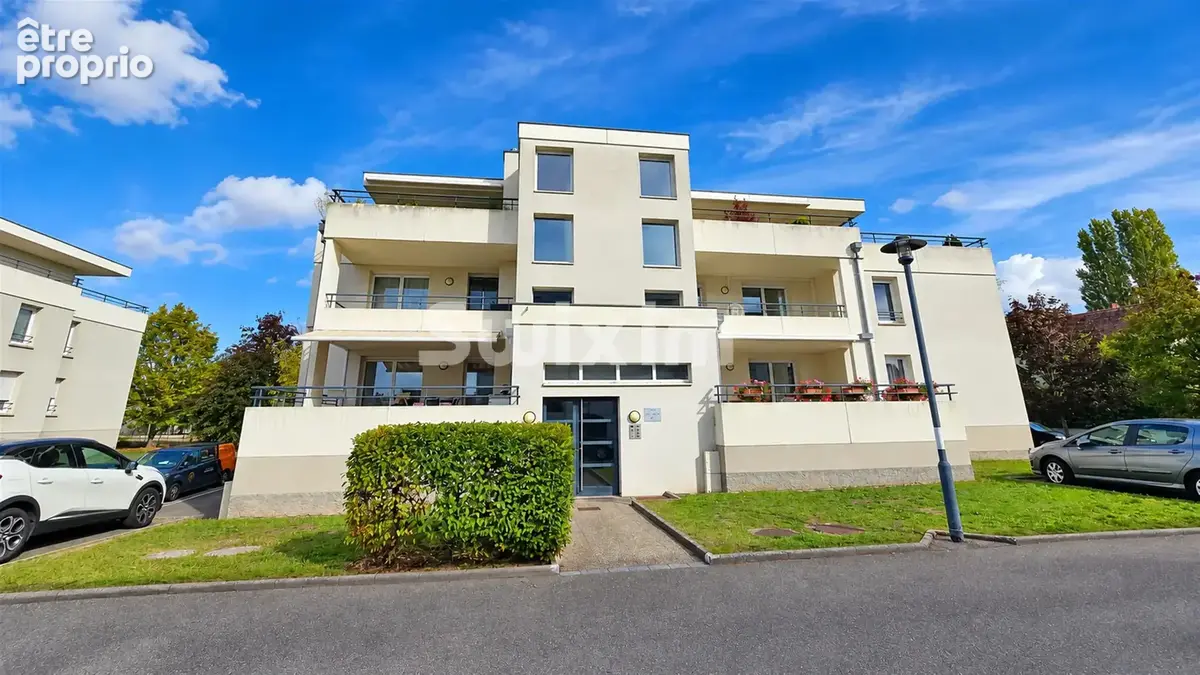 Sélestat — Un attique de 85 m² ouvert sur une terrasse panoramique de 105 m² - photo 7