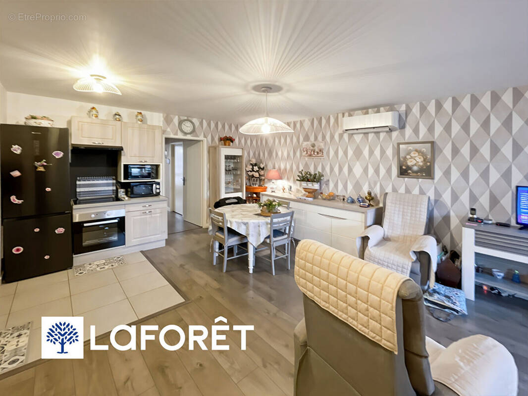 Appartement à SAINTE-GENEVIEVE-DES-BOIS