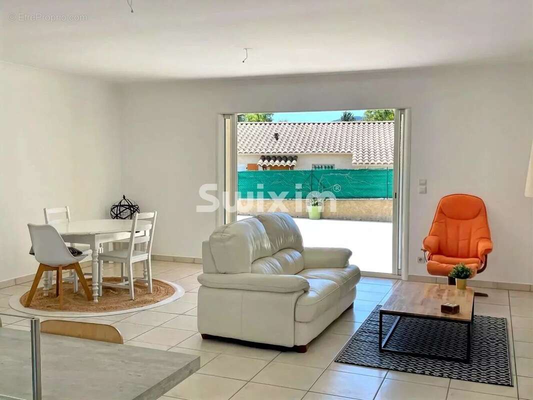 Maison à ROQUEBRUNE-SUR-ARGENS