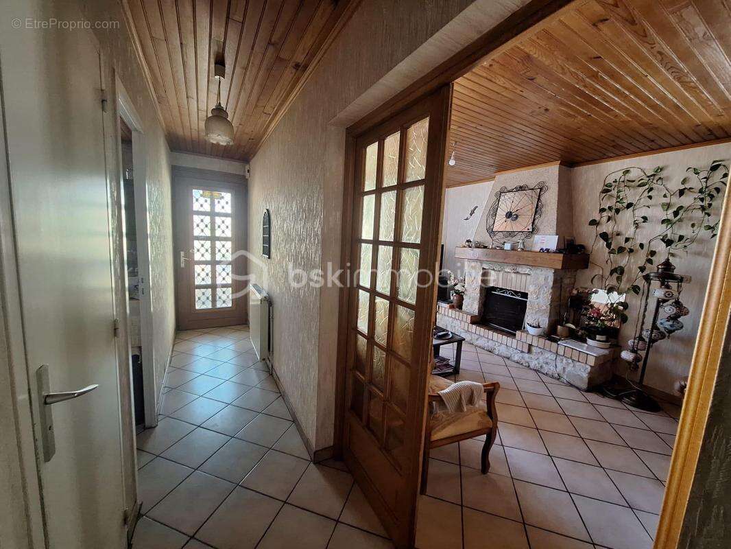 Rare à Montereau ! Maison de ville avec jardin, terrasse & 4 chambres : le coup de cœur garanti ! - photo 5