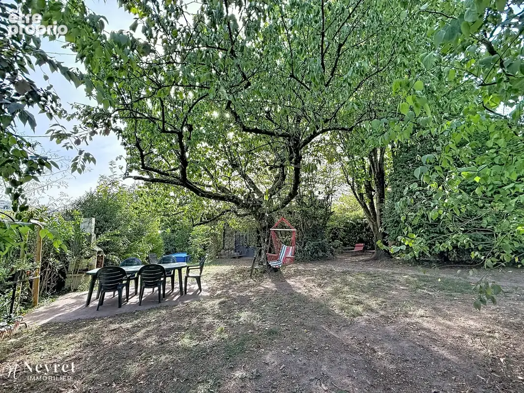 Oullins centre, belle propriété de charme avec annexe de 100m2 - photo 6
