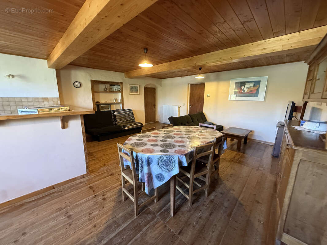 Maison à UVERNET-FOURS