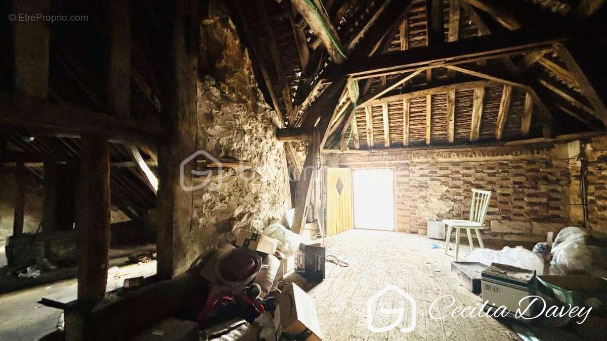 *** Nouveauté : Pour les amoureux de l'ancien : Fermette du XVIIIème siècle de plain-pied, pleine de charme avec fort potentiel  - photo 12