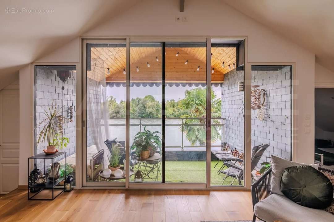 Maison à VAUX-SUR-SEINE