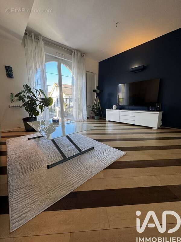 Photo 2 - Maison à LES PAVILLONS-SOUS-BOIS