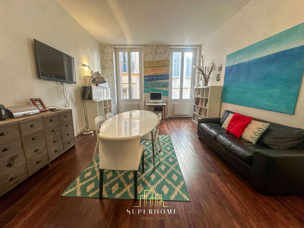 Appartement à MARSEILLE-1E