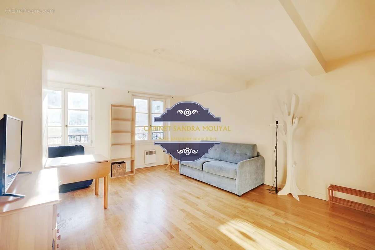 Appartement à PARIS-3E