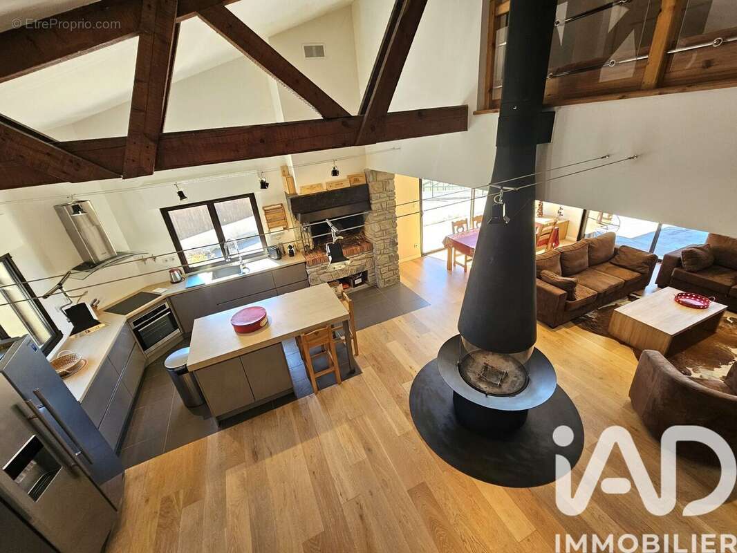 Maison 286 m² à Saint-Apollinaire  - photo 3