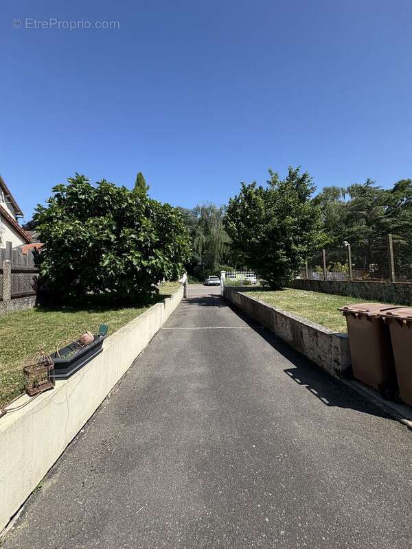 Photo 2 - Maison à TOUSSUS-LE-NOBLE