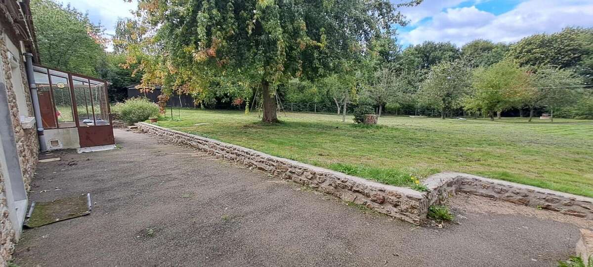 Maison à SAINT-CENERI-LE-GEREI