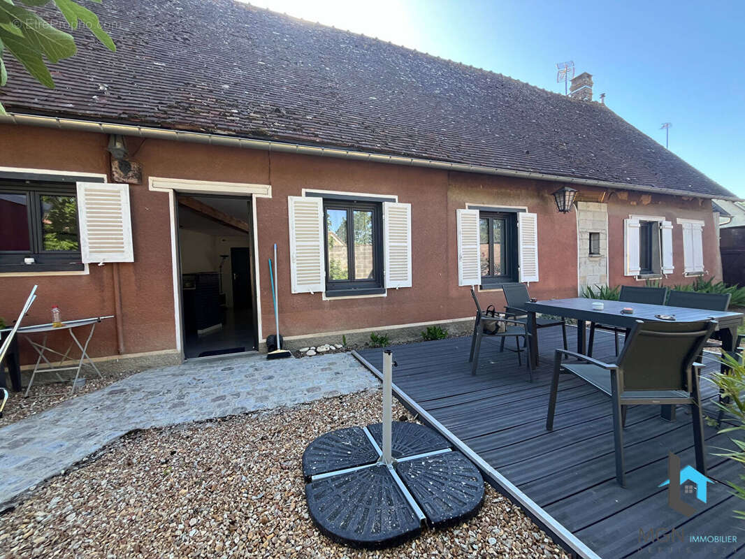 Maison à MESLAY-LE-VIDAME