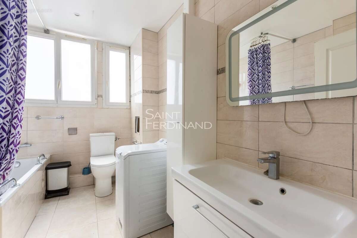 Appartement à PARIS-17E