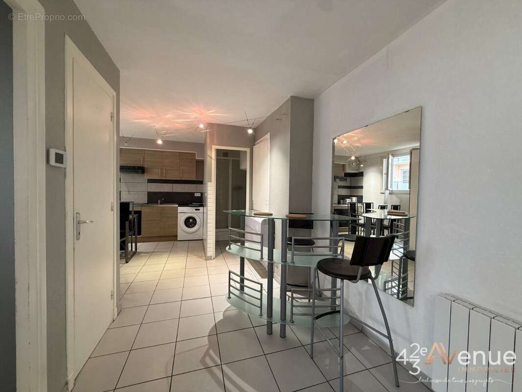 Appartement 32 m² à Saint-Etienne  - photo 4