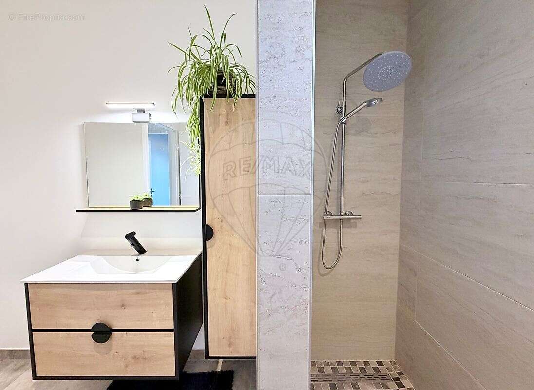 Maison à LES MATHES