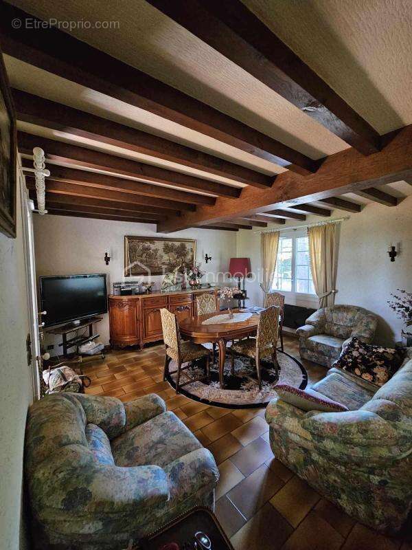 Maison à COUTRAS