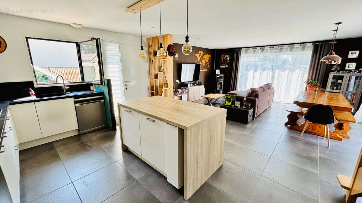 Maison à SAINT-LYPHARD