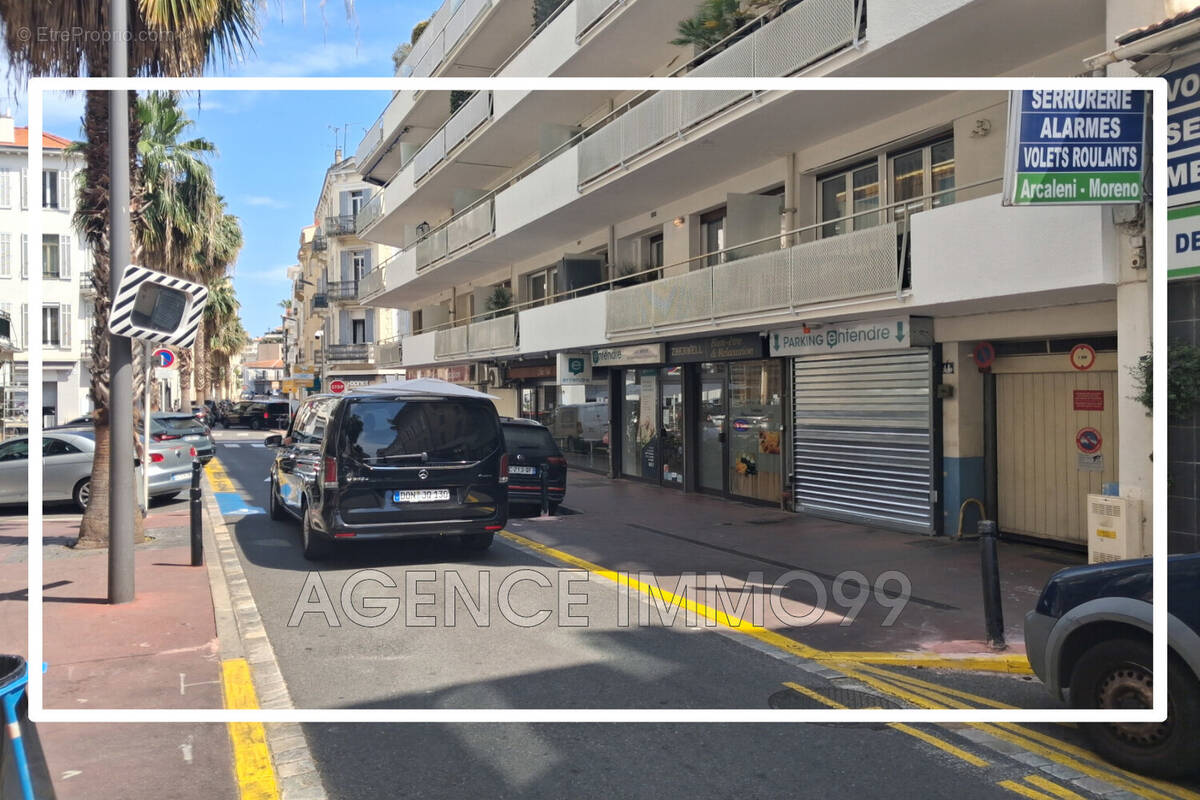 Parking à CANNES