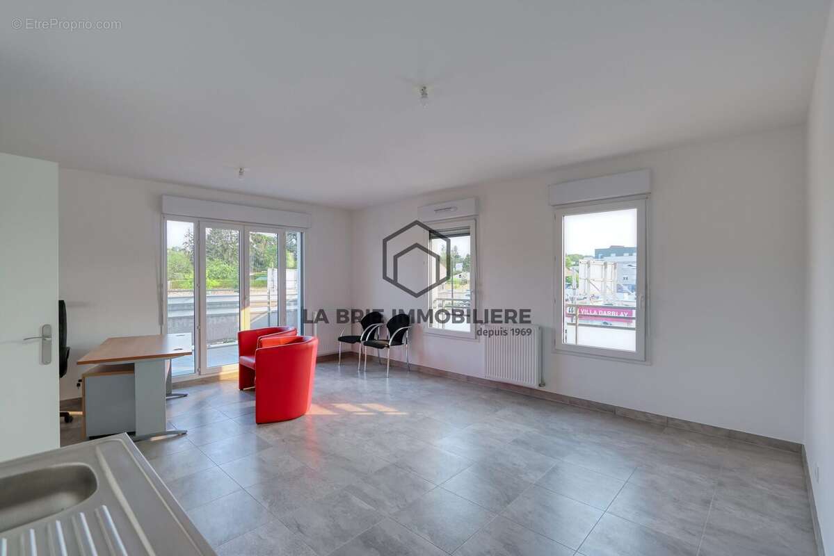 Appartement 65 m² à Mennecy  - photo 6