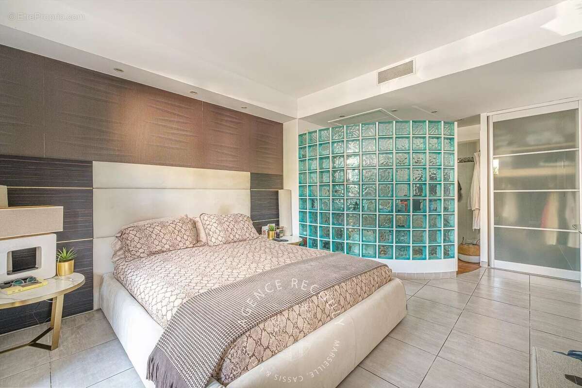 Appartement à MARSEILLE-8E