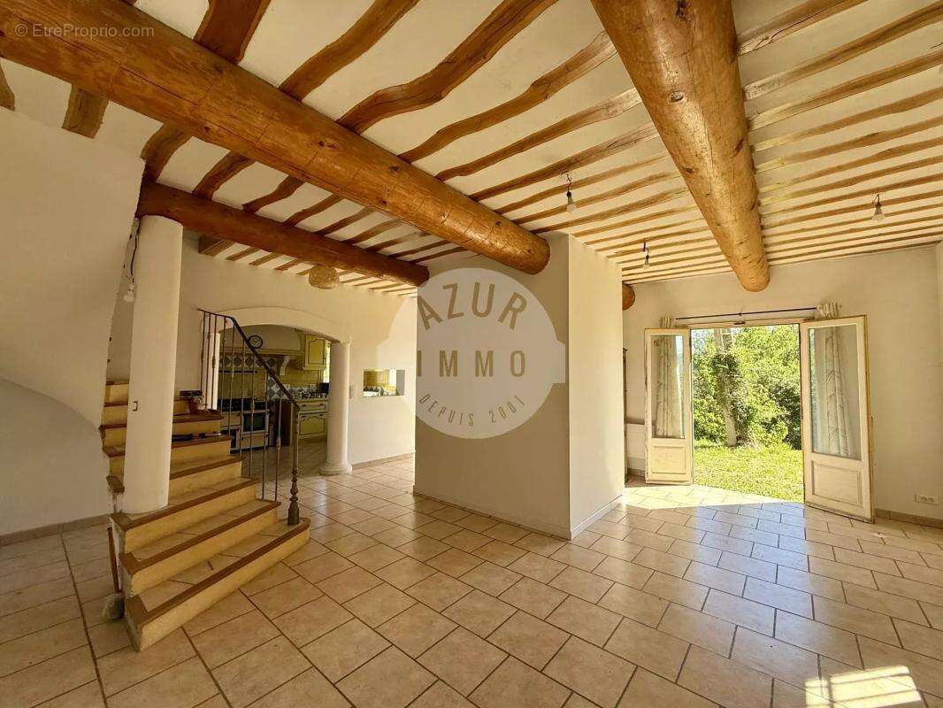 Maison à ROQUEVAIRE