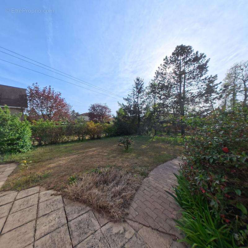 Maison à SAINT-ROMAIN-DE-JALIONAS