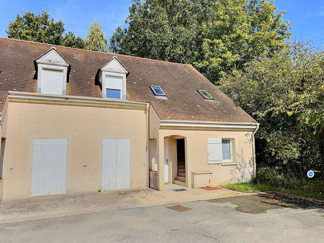 Appartement à EPERNON