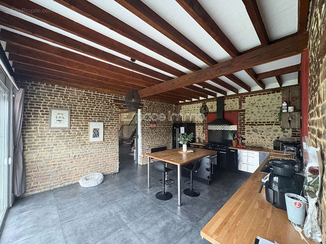 Maison à MALAUNAY