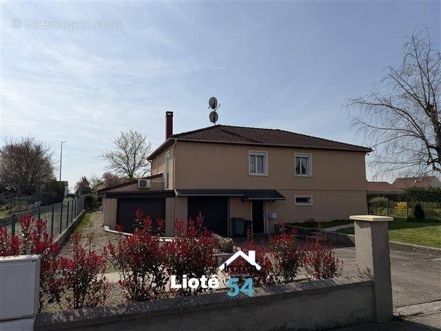 Maison à SAINT-REMIMONT