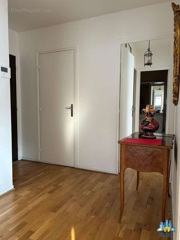 Appartement à COURBEVOIE