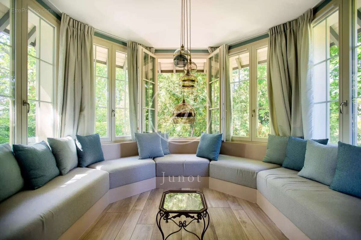 Maison à LE VESINET