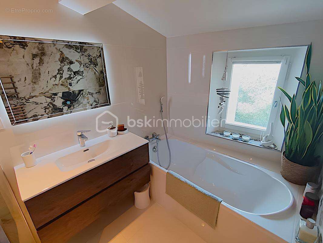 Maison à SIX-FOURS-LES-PLAGES