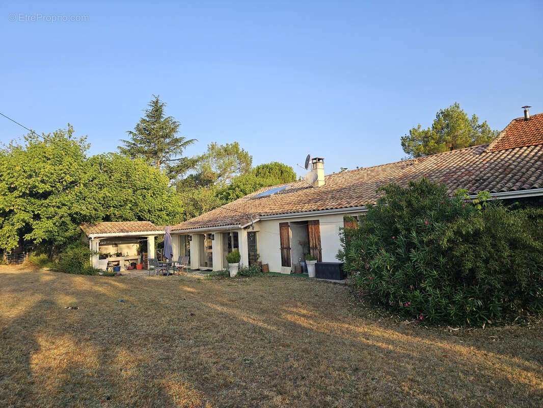 Propriété équestre de 5 hectares, entièrement clos, maison de plain pied 210m2 annexe 130m2 - photo 3
