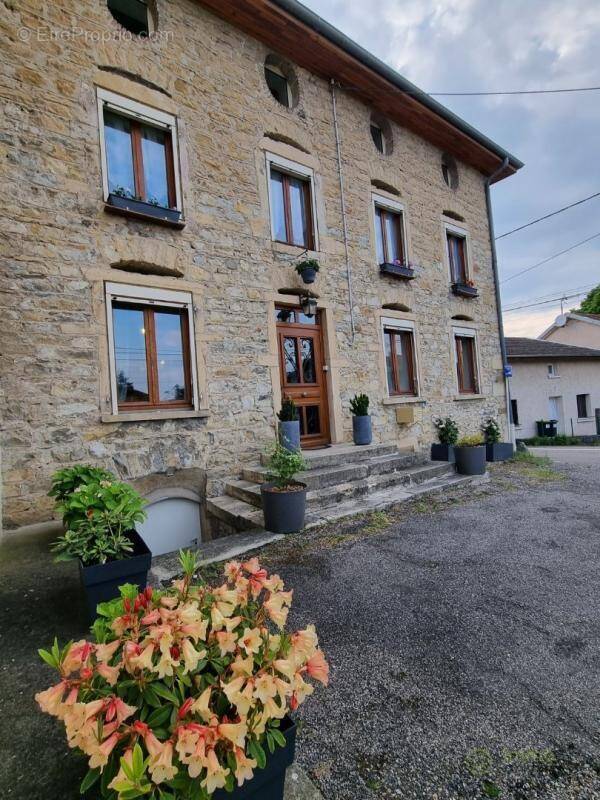 Maison à VILLEFONTAINE