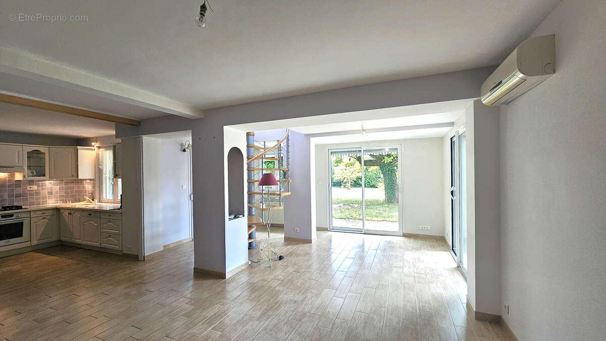 Maison à PORTES-LES-VALENCE