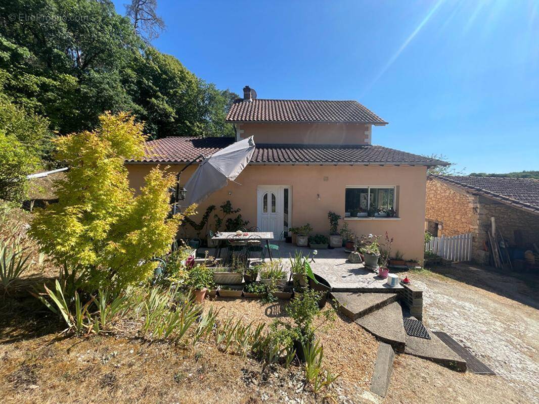 Maison à CHATEAU-L'EVEQUE