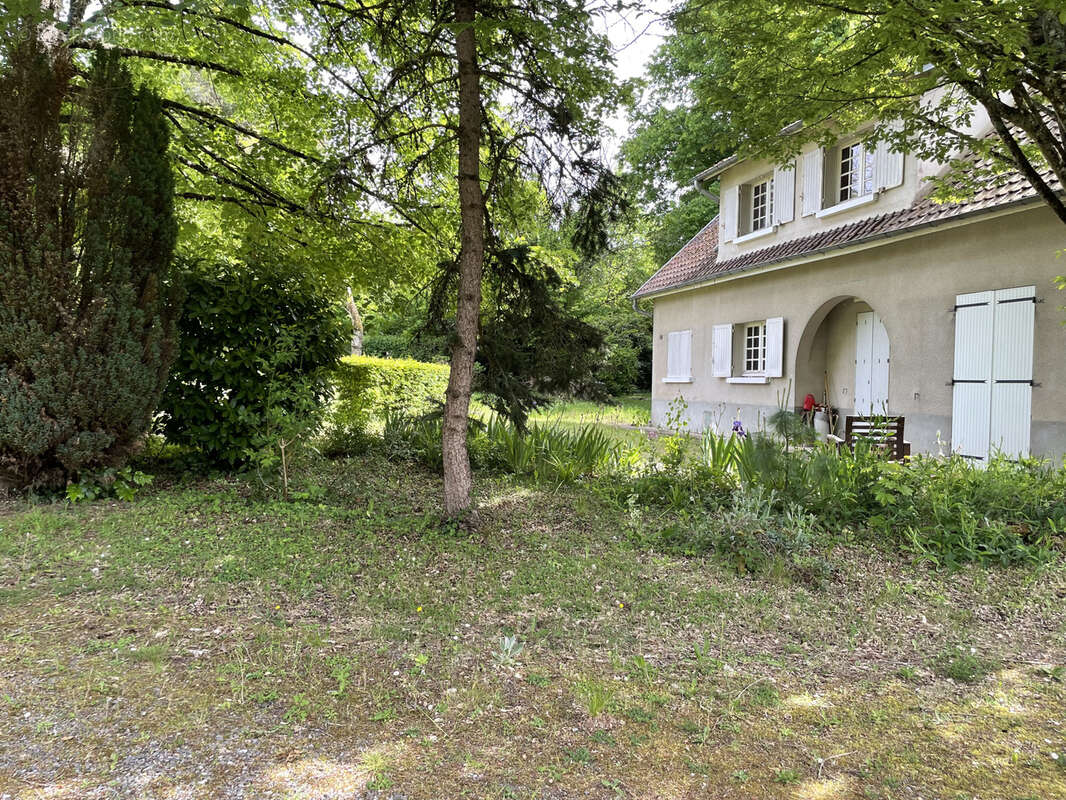 Maison à LA GUERCHE-SUR-L'AUBOIS